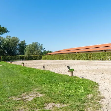 On A Riding Stable In Lueneburg Heath Дом отдыха *