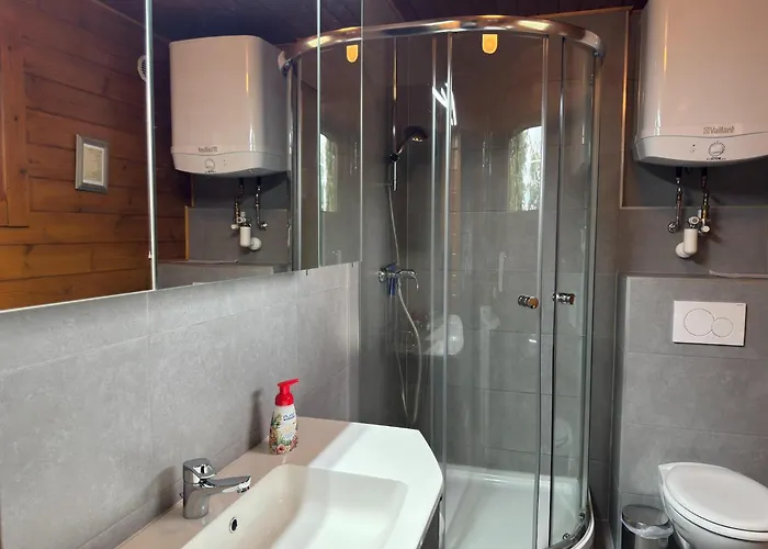 Blockhaus Mit Blick Auf Weide,