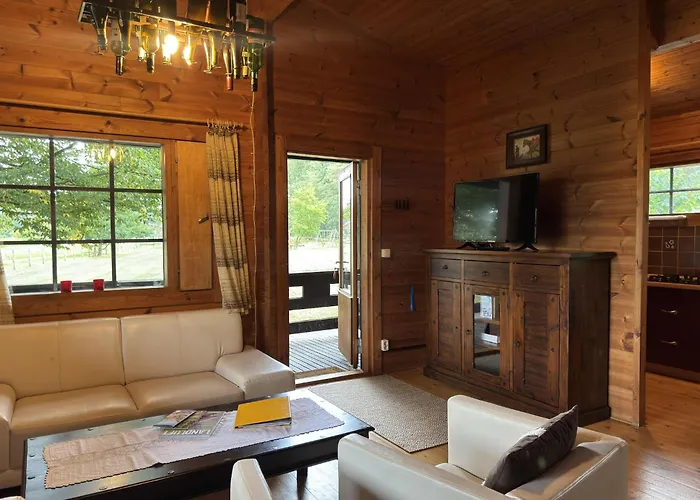 Blockhaus Mit Blick Auf Weide,